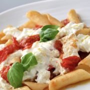 Strascinati con pomodorini e stracciatella