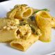 Paccheri con pesto di pistacchi, mandorle e zucchine
