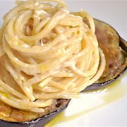 spaghetti burrata melanzane alici di cetara