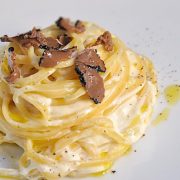 tagliolini al tartufo con burrata e tartufo