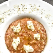 Risotto alla rapa rossa, burrata e pistacchio tritato